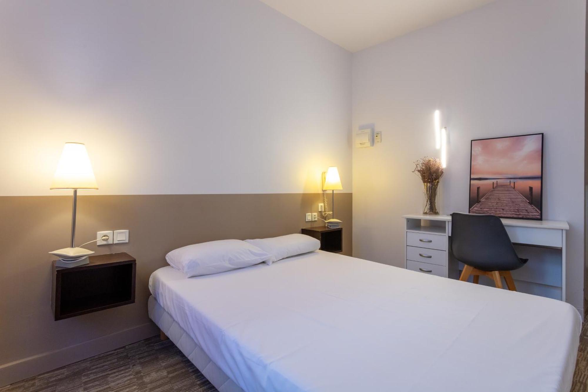 Hotel Du Clocher Роде Экстерьер фото