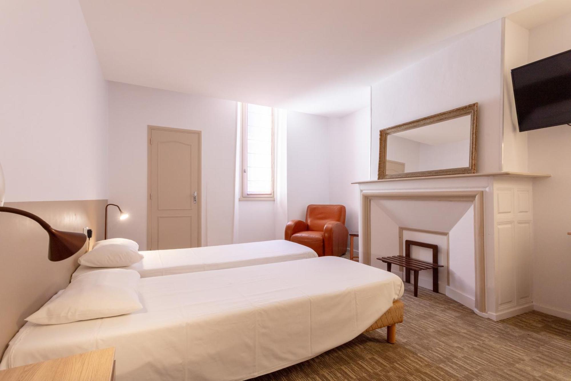 Hotel Du Clocher Роде Экстерьер фото