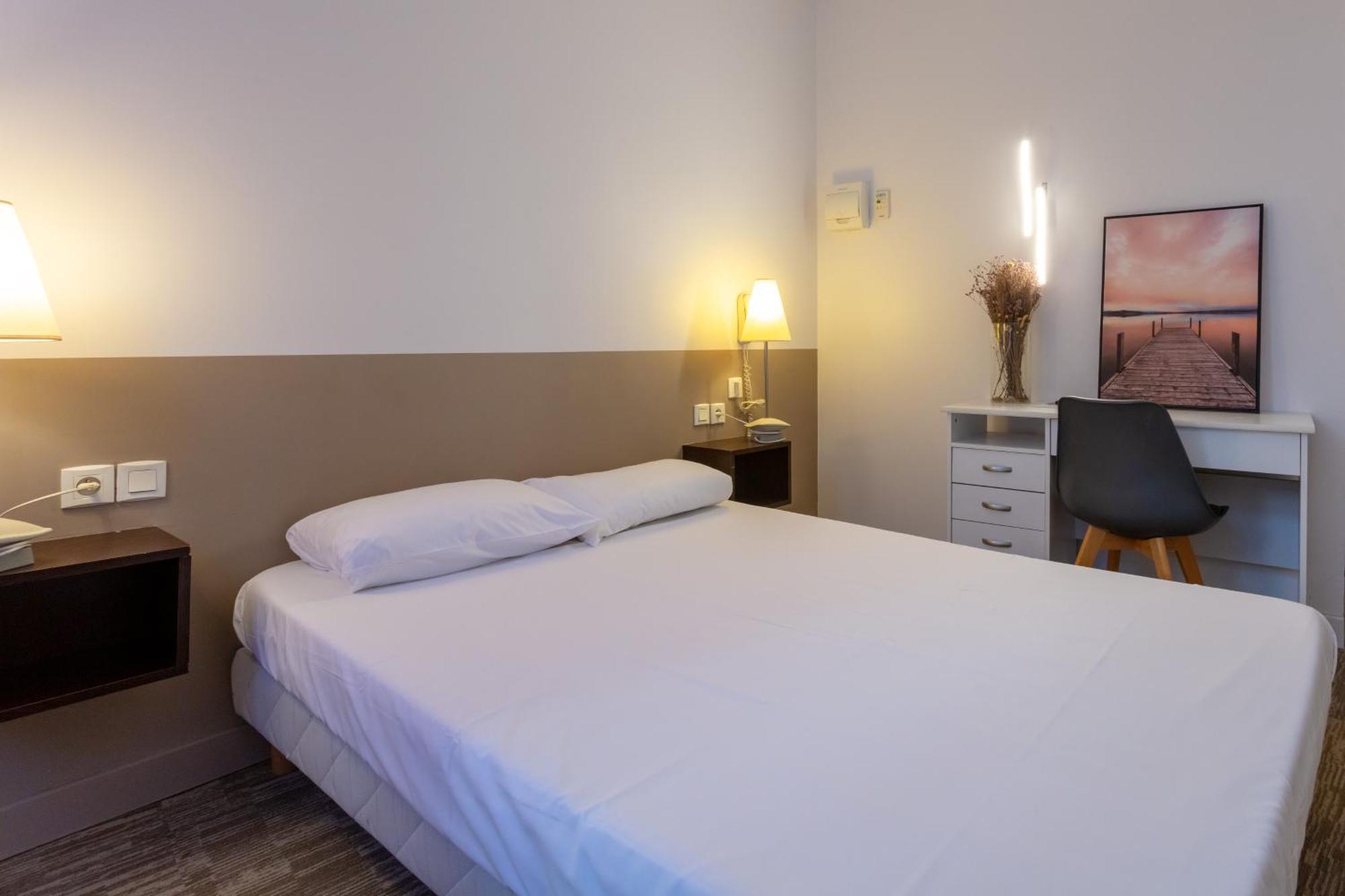 Hotel Du Clocher Роде Экстерьер фото