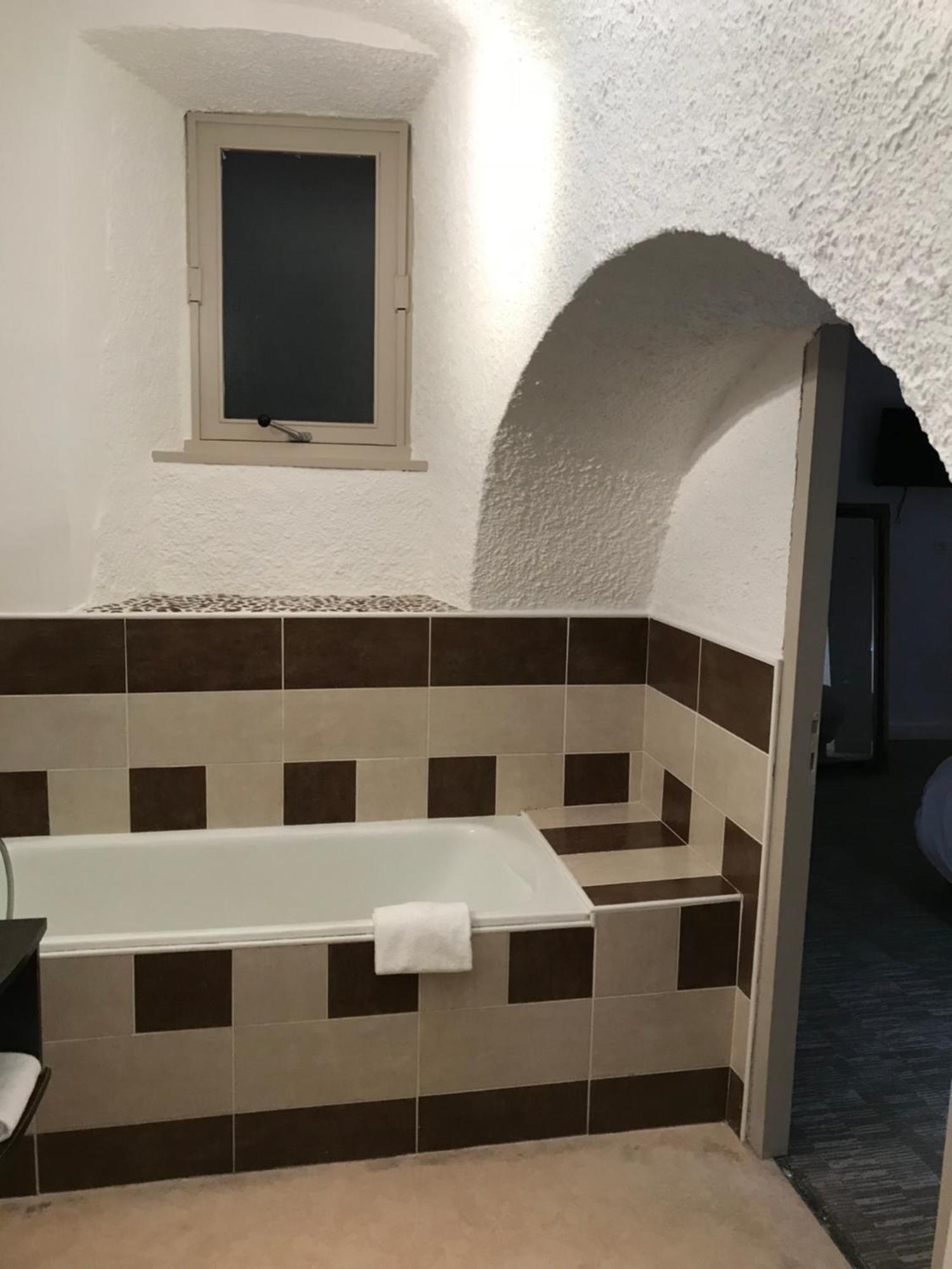 Hotel Du Clocher Роде Экстерьер фото