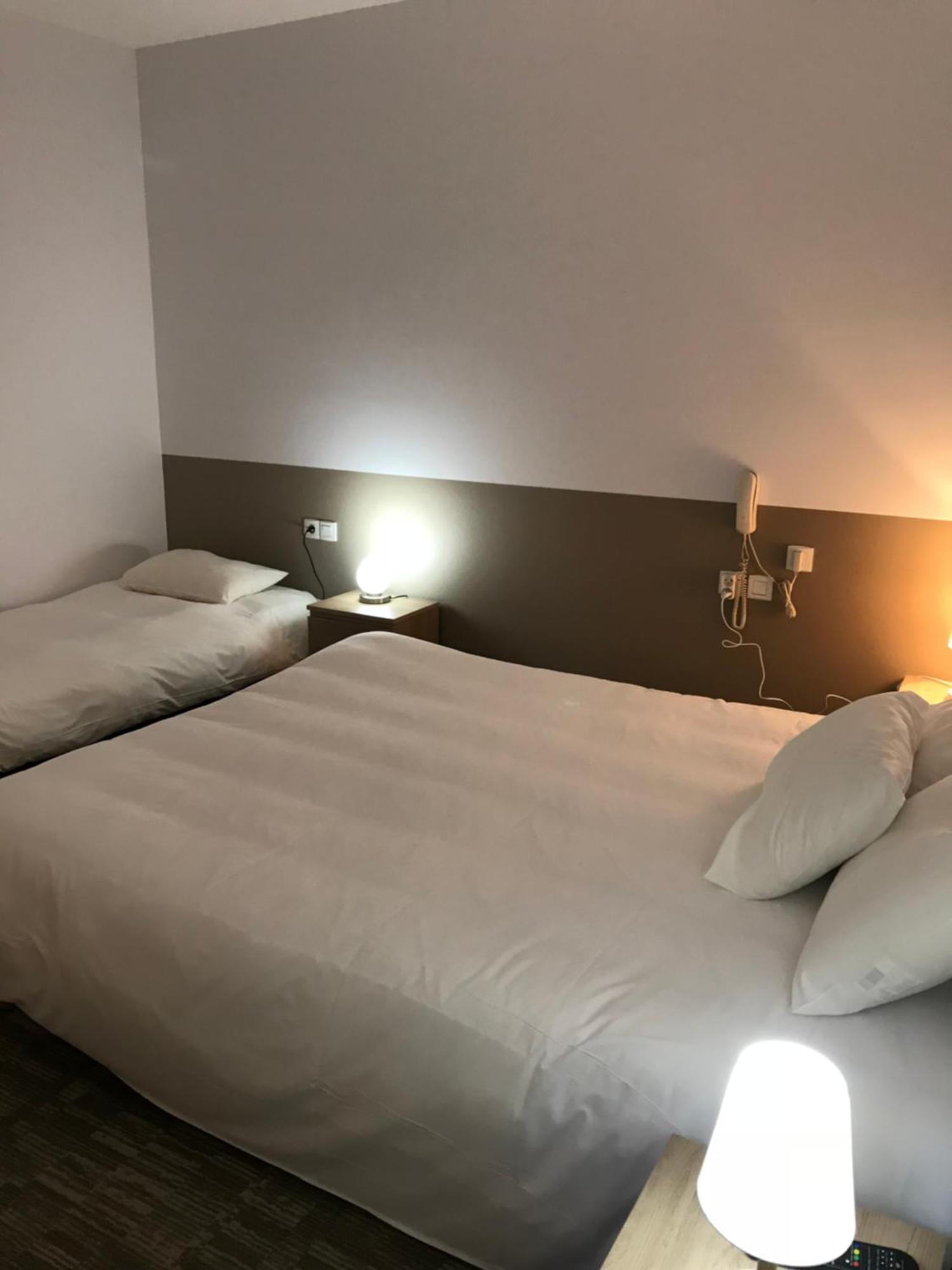 Hotel Du Clocher Роде Экстерьер фото