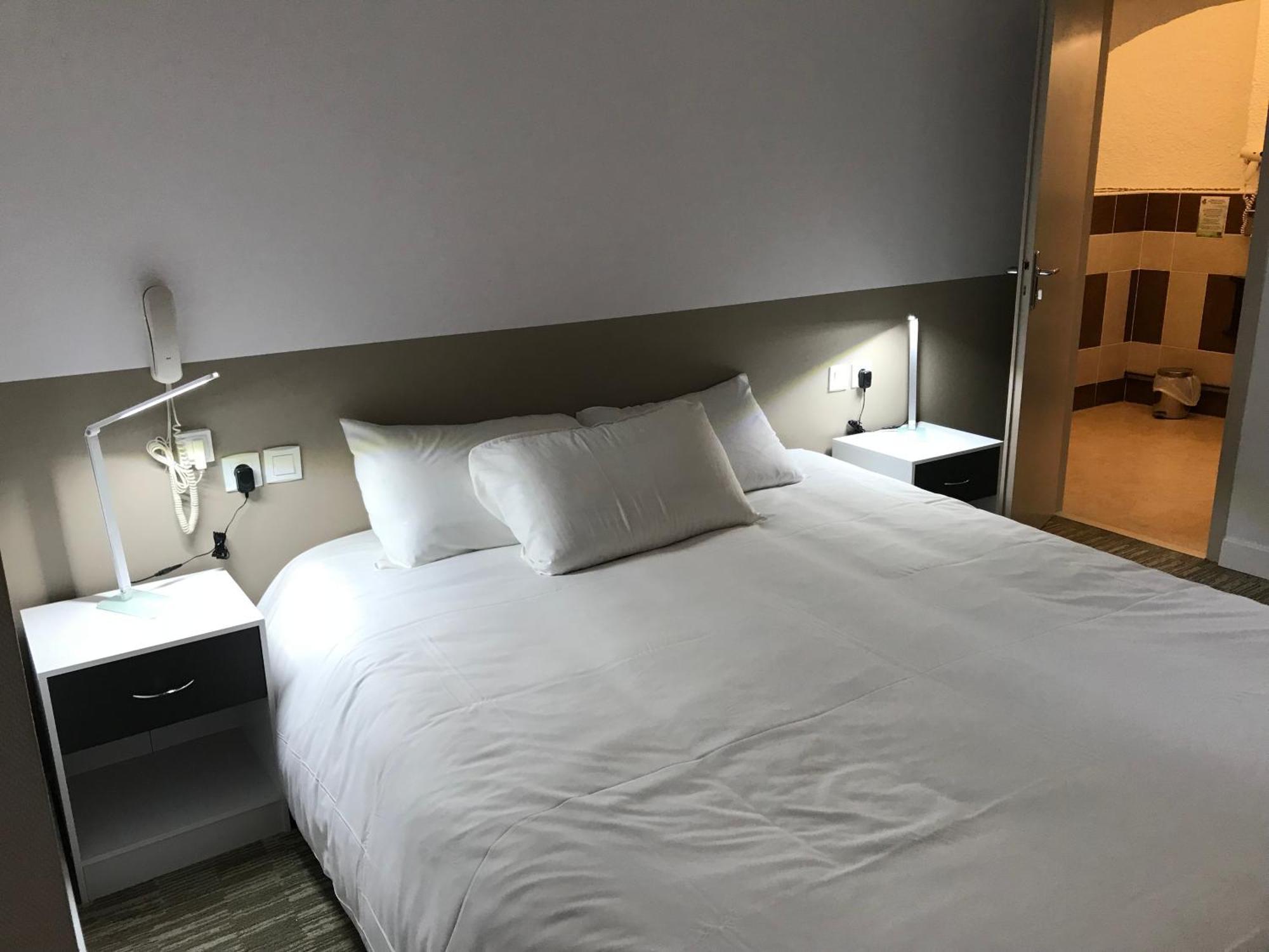 Hotel Du Clocher Роде Экстерьер фото
