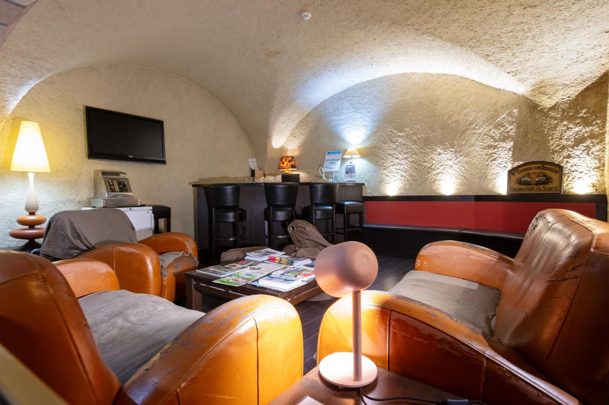 Hotel Du Clocher Роде Экстерьер фото