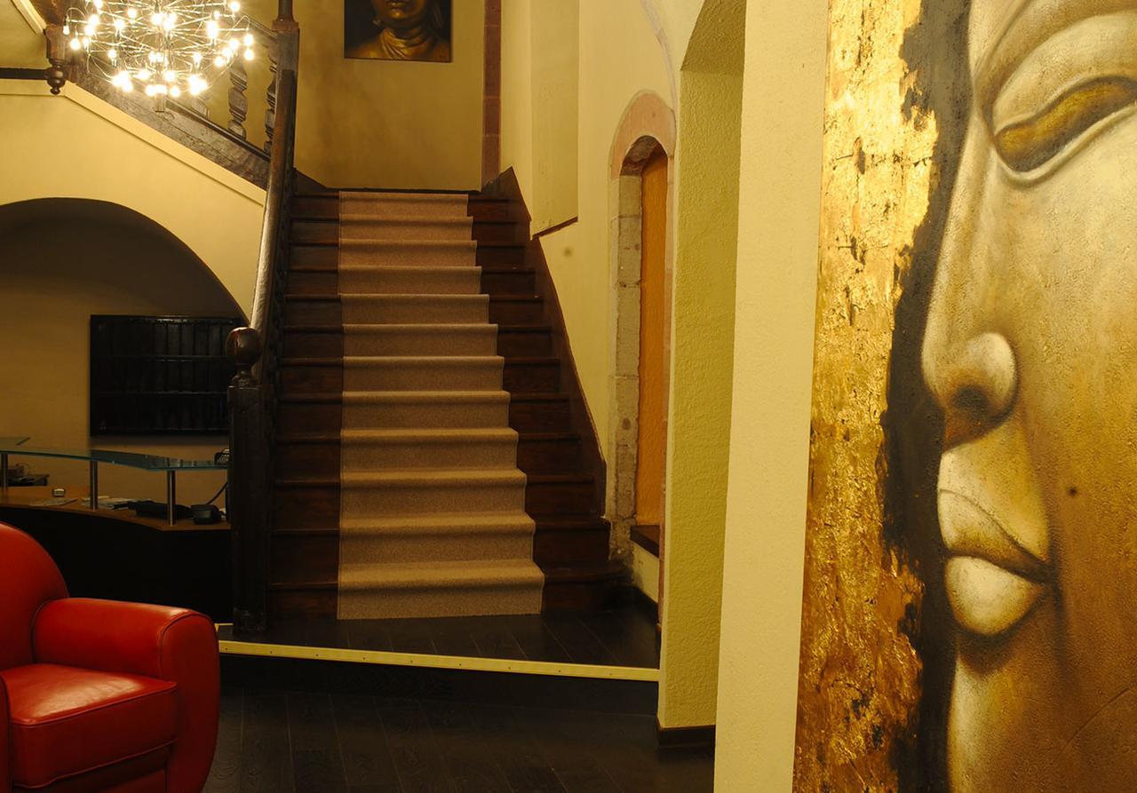 Hotel Du Clocher Роде Экстерьер фото